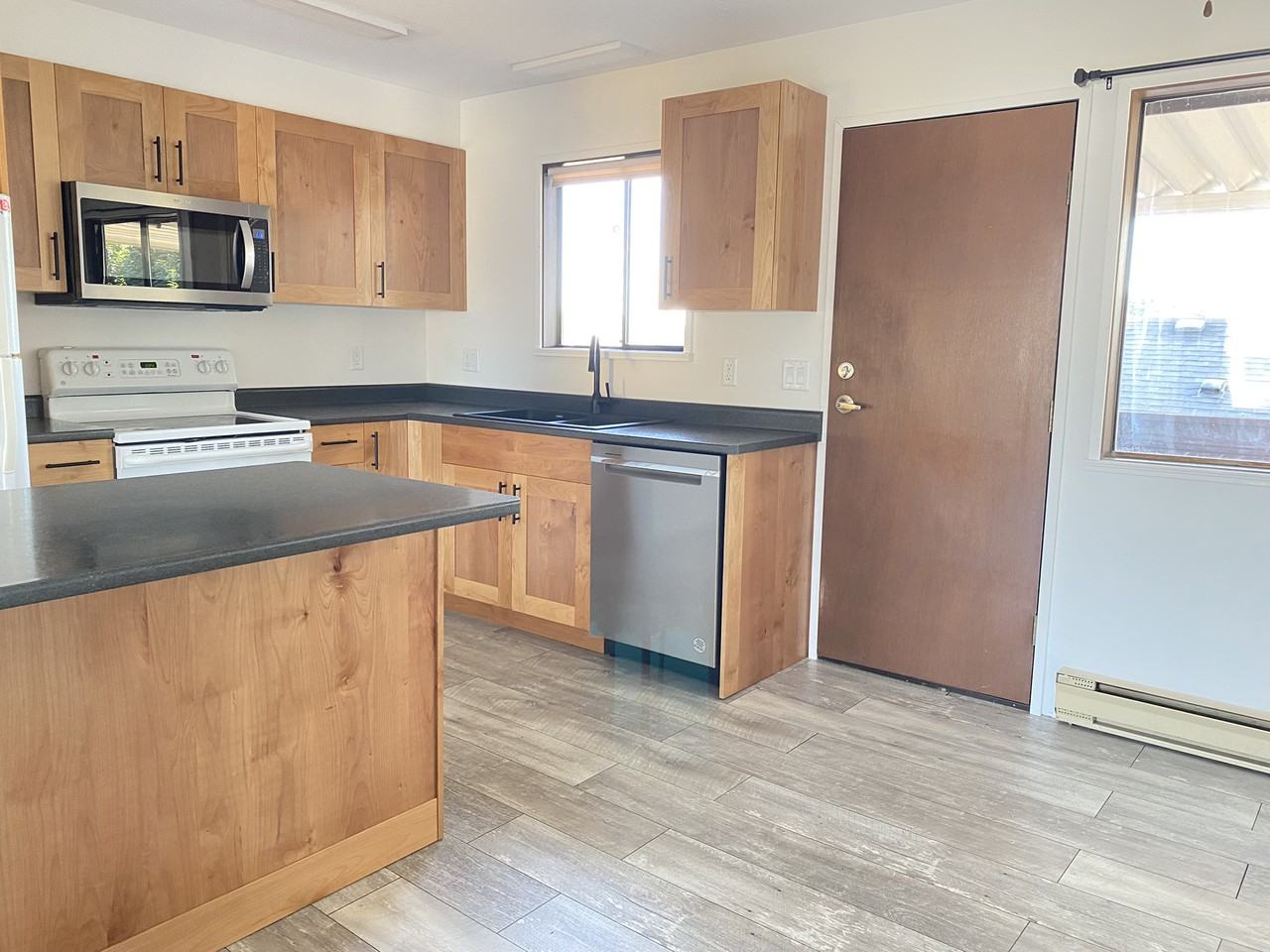 668 23rd St #1 - Photo 3 of 14