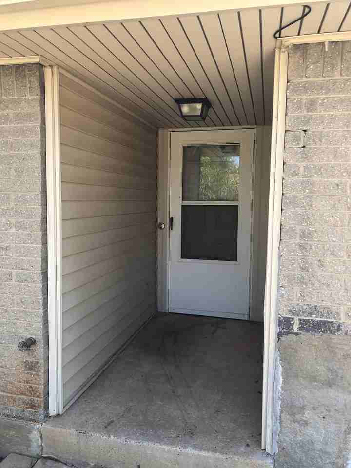 4220 Se 49th St #1 - Photo 2 of 8