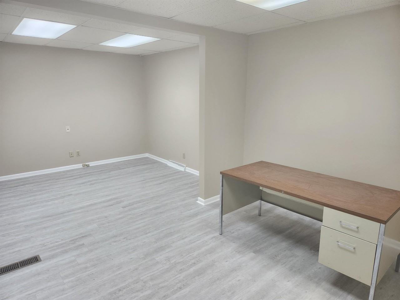 936 W Greenfield Ave - Photo 2 of 14