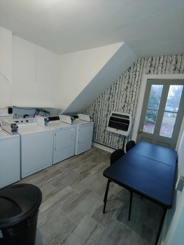 188 N Main St #B - Photo 5 of 38