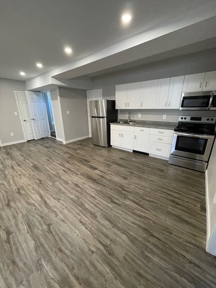 1663 Wendy St #1 - Photo 3 of 10