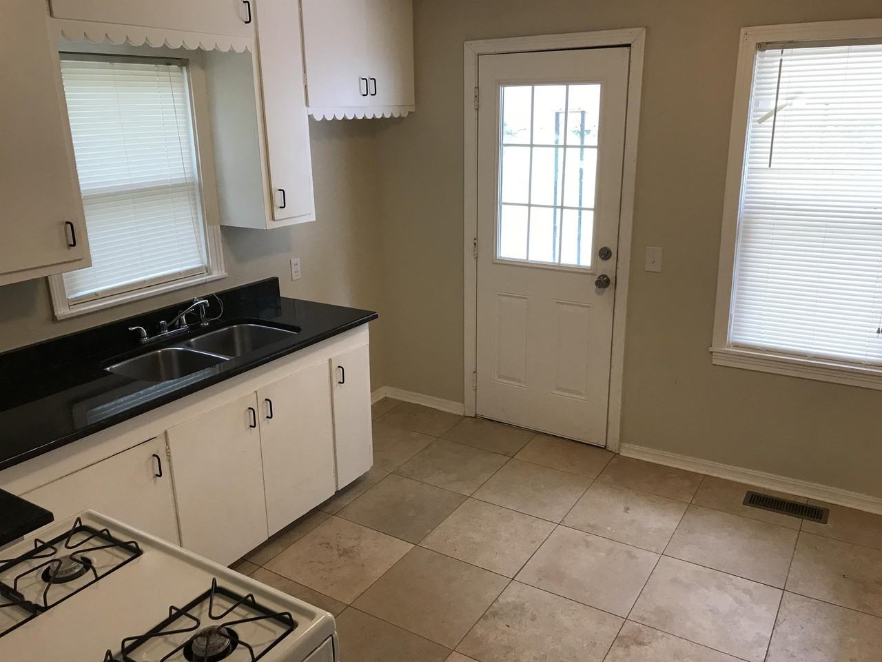 1221 N Louisa Ave #55 - Photo 4 of 9