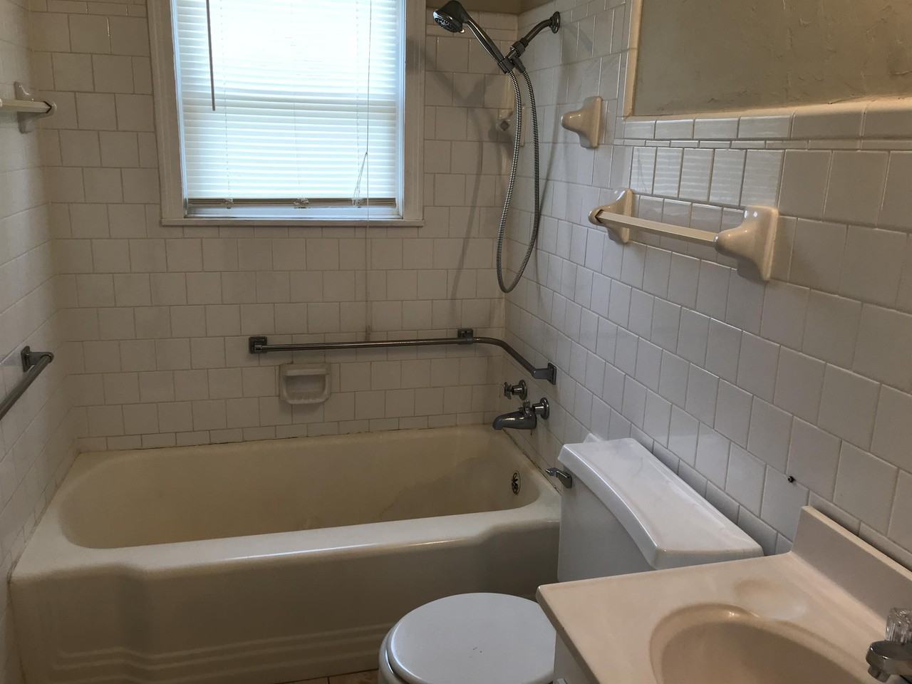 1221 N Louisa Ave #55 - Photo 6 of 9