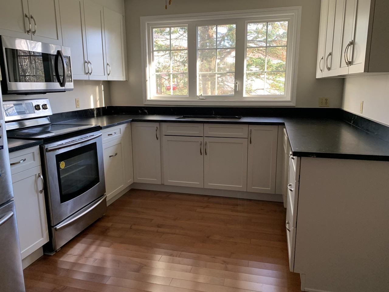 44 Briarwood Cres #1 - Photo 2 of 10