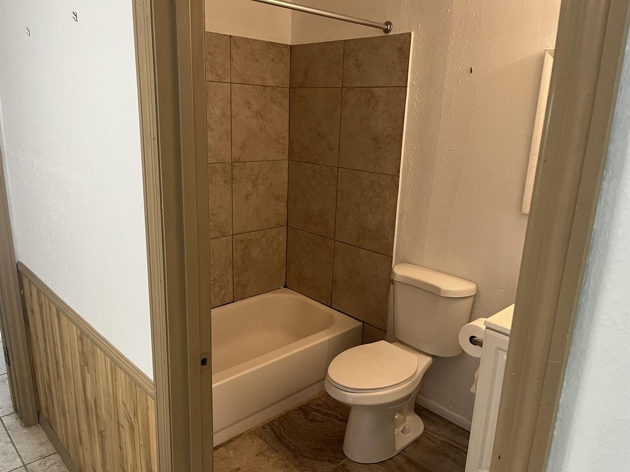 988 Sw Arlington Blvd #102 - Photo 6 of 8