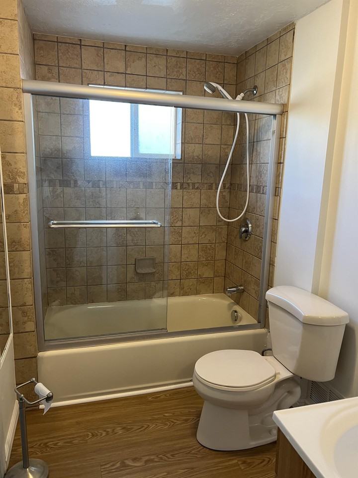 218 N 5th St #1 - Photo 7 of 21