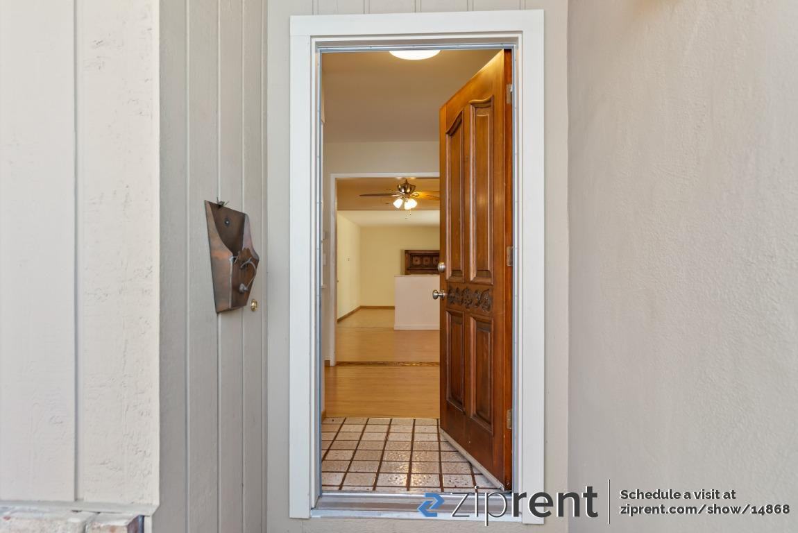 905 Brentwood Dr - Photo 3 of 23