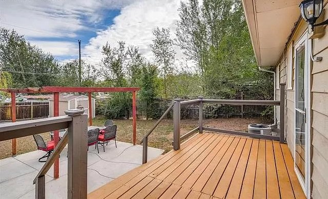 1217 Maxwell St - Photo 2 of 10