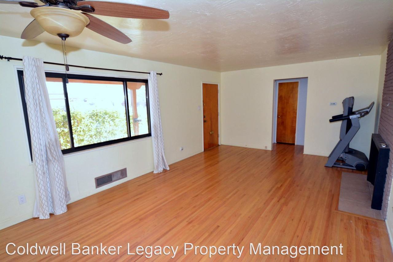 1309 Lafayette Dr Ne - Photo 3 of 15