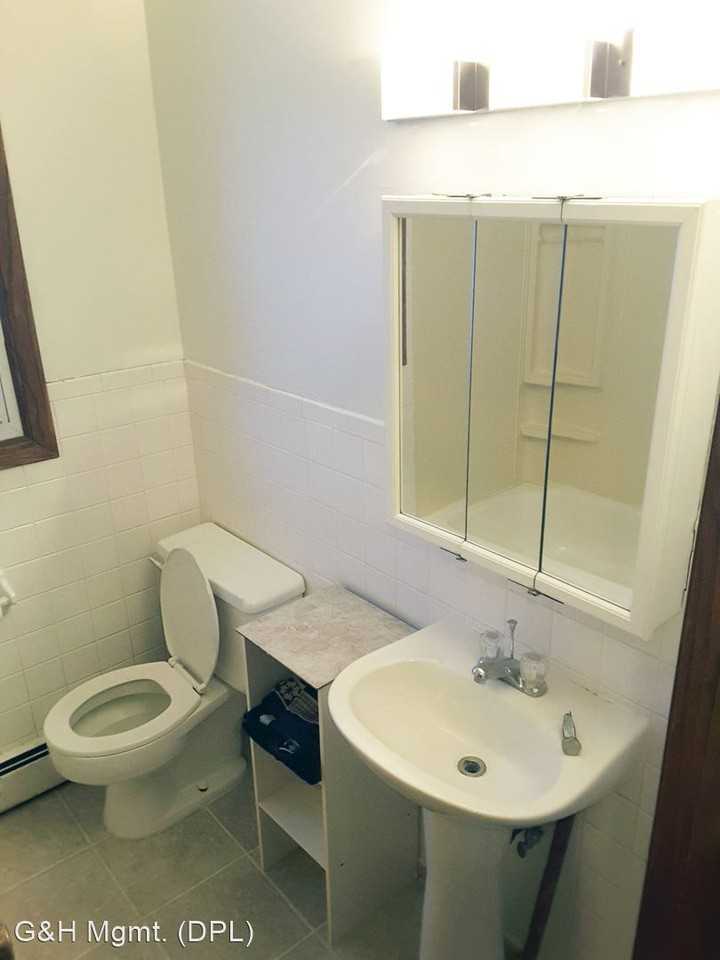 946 Willow St - Photo 3 of 5