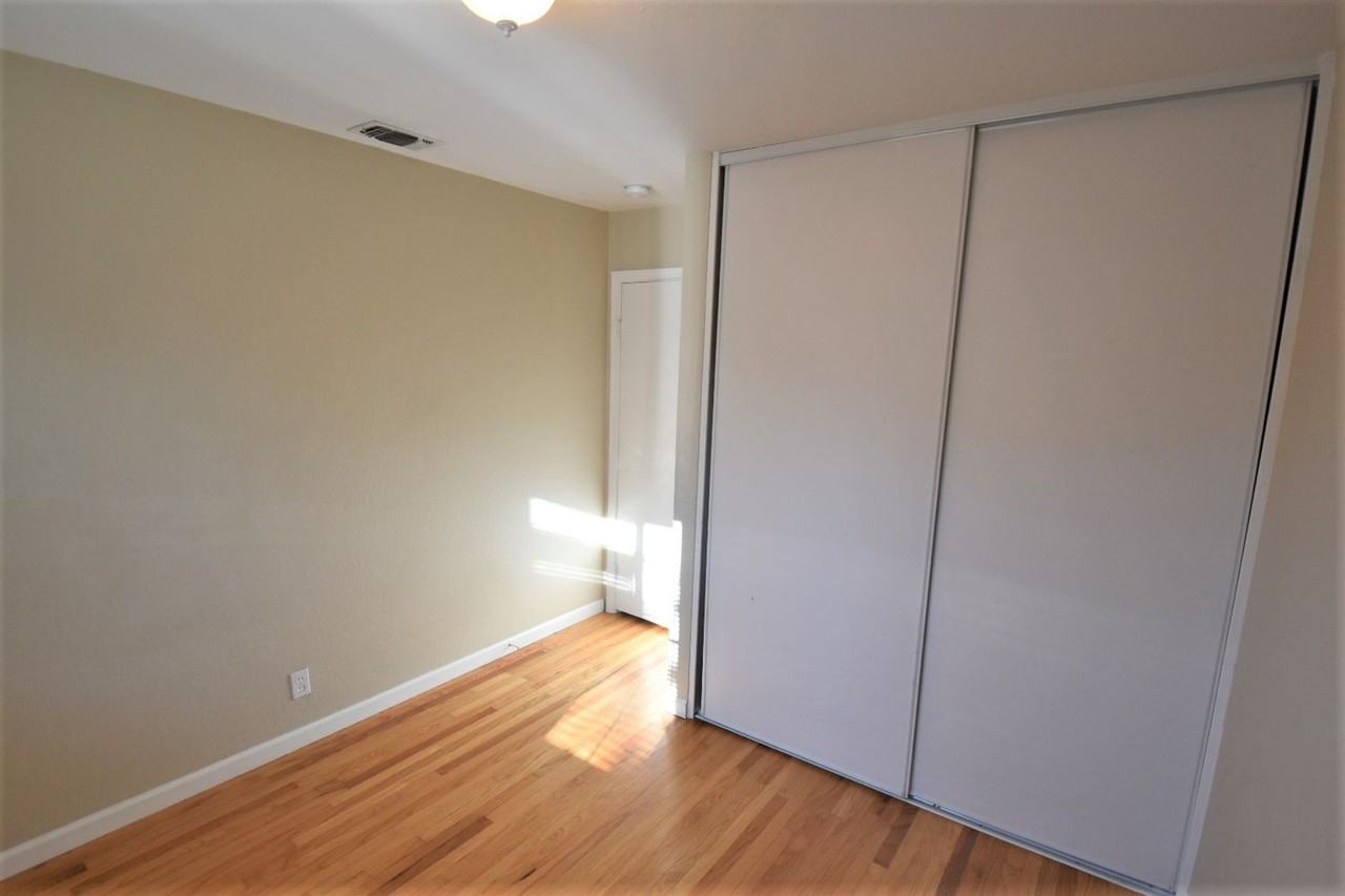 5320 Calistoga Way - Photo 3 of 11