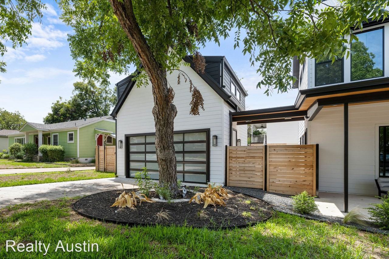 3219 Funston St - Photo 3 of 25