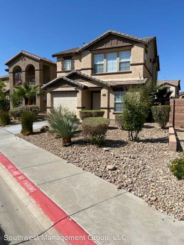 1089 Paradise Coach Dr - Photo 2 of 32