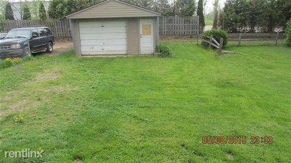 223 N Lansing St - Photo 3 of 10