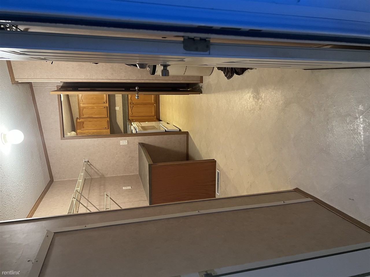 1320 Manor Rd - Photo 2 of 17