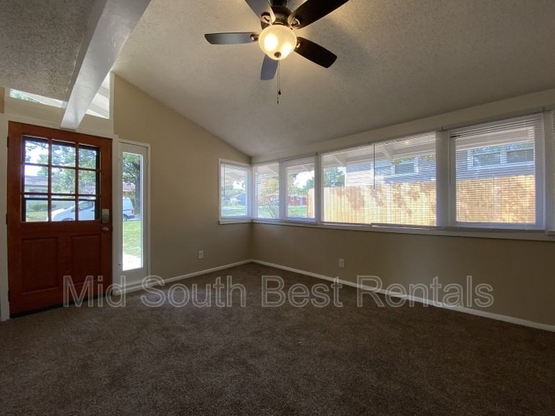 1204 W 37th St - Photo 2 of 8