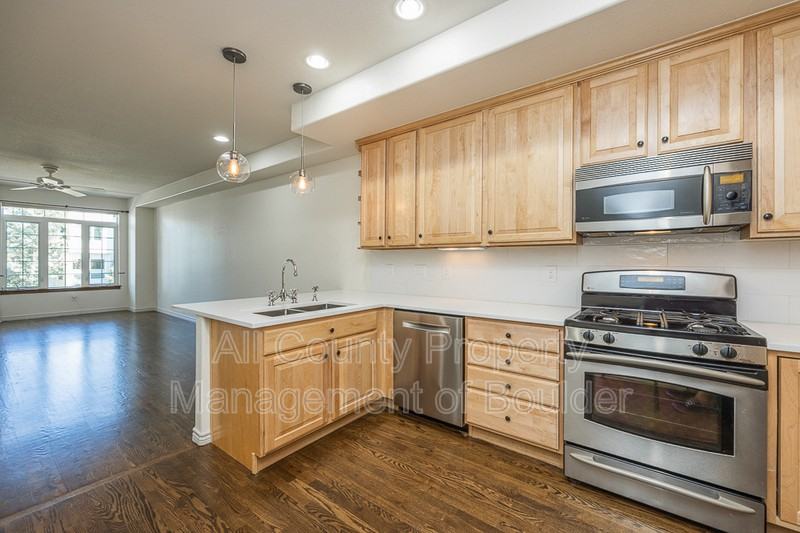 270 Laramie Blvd - Photo 7 of 25
