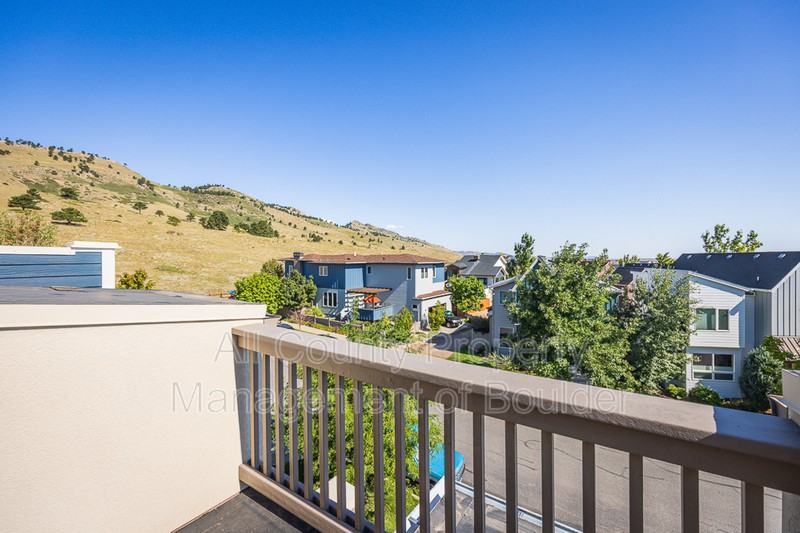 270 Laramie Blvd - Photo 5 of 25