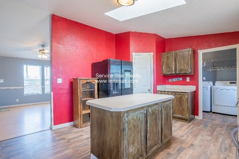 18204 W Peakview Rd - Photo 3 of 39