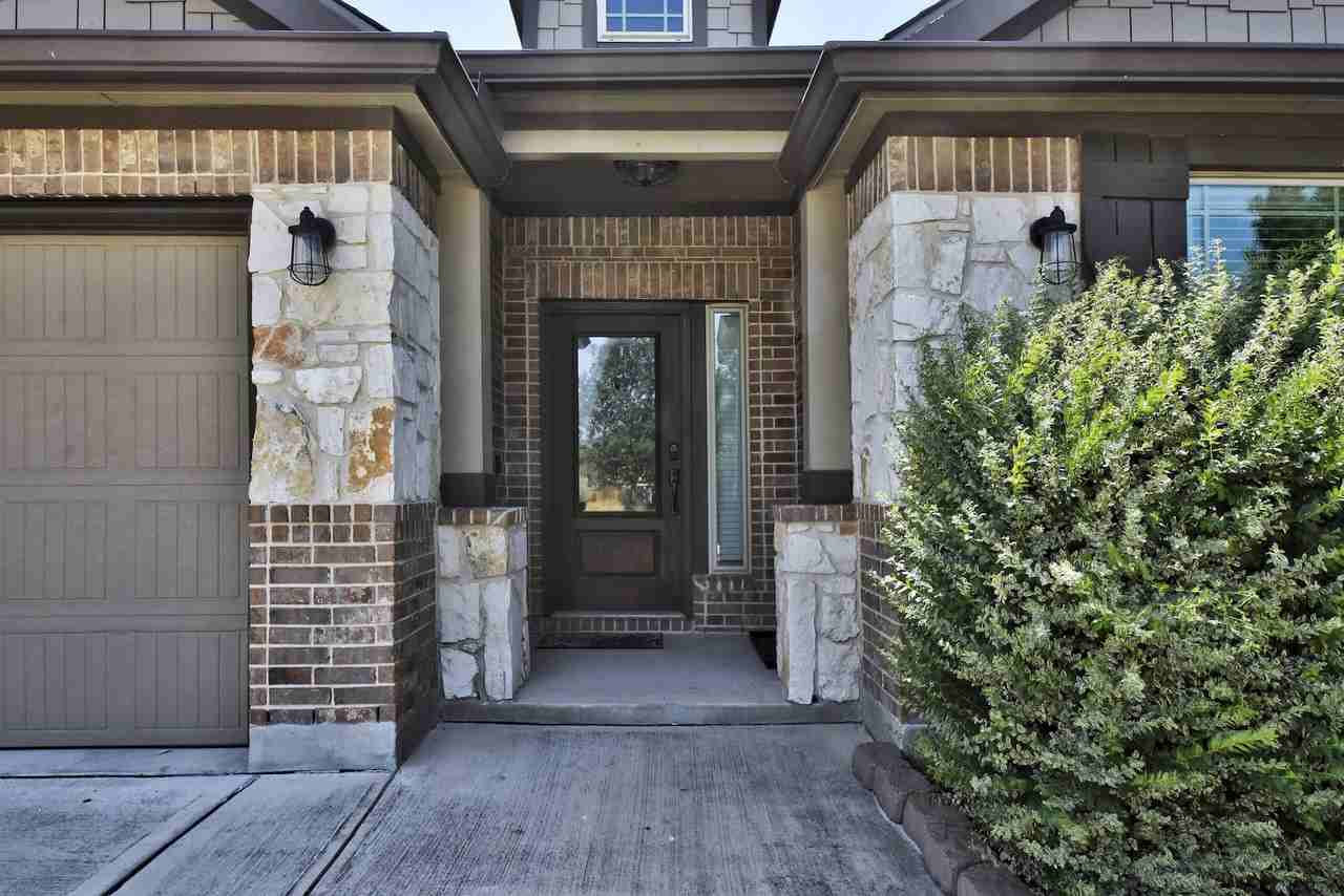 703 Decathlon St - Photo 3 of 26