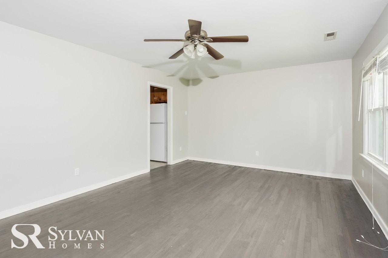 2213 E Nine Mile Rd - Photo 3 of 14