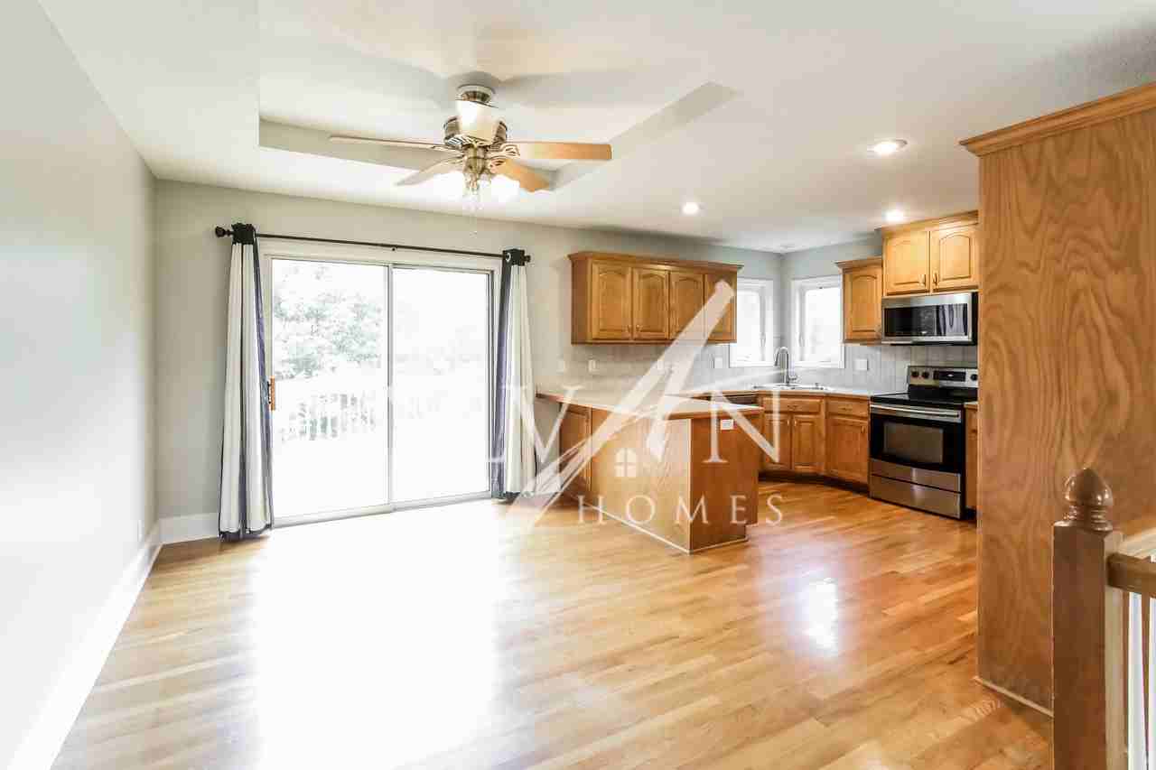 856 E Lanesfield St - Photo 3 of 15