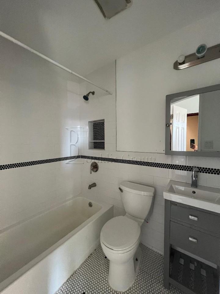 1342 Taylor Ave #2 - Photo 3 of 7