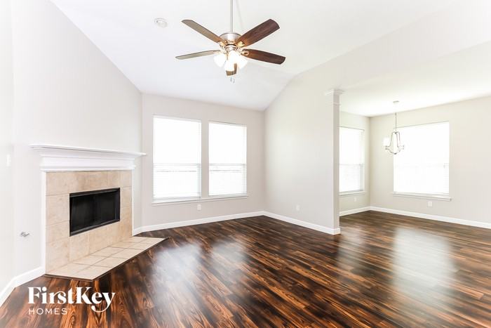 2507 Morningstar Ln - Photo 2 of 15