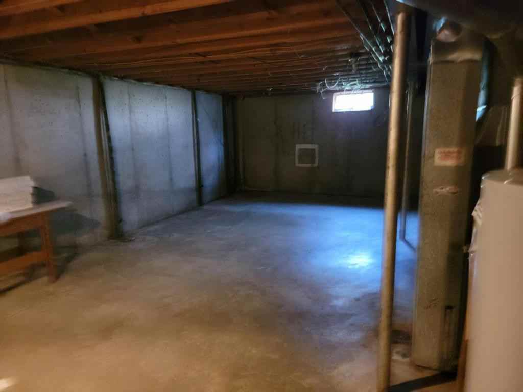 7317 Nw 82nd St - Photo 3 of 11