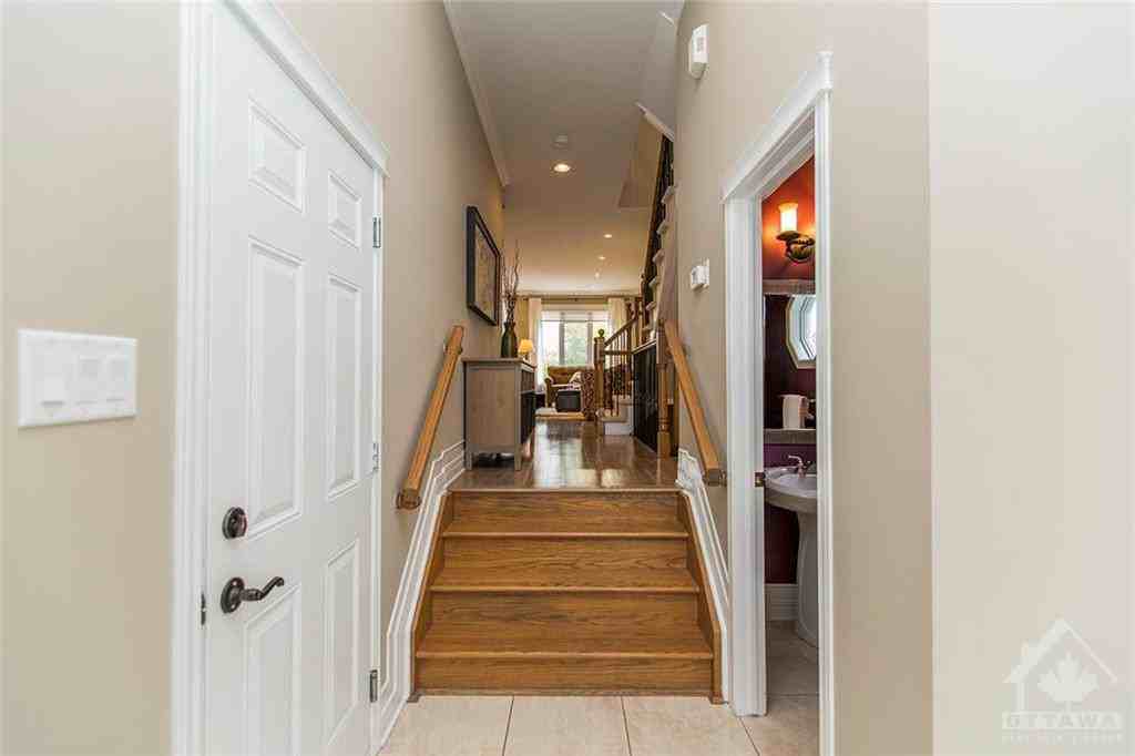 16 Farlane Boulevard - Photo 3 of 25