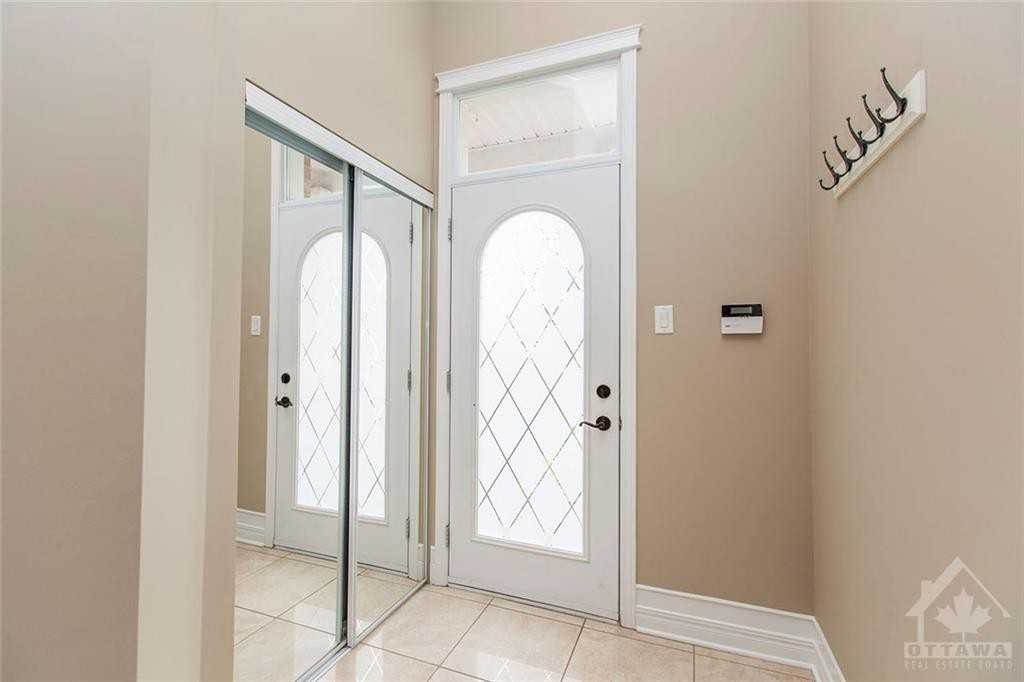 16 Farlane Boulevard - Photo 2 of 25