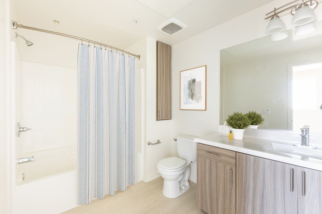 Aura NoHo Luxury Apartments - Photo 5 of 73