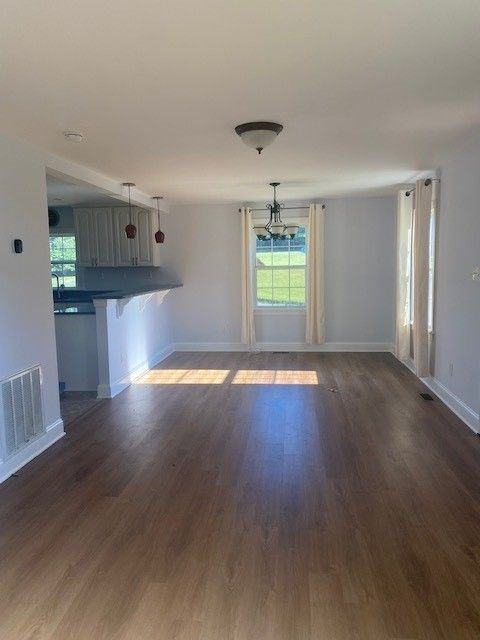 5155 Jeffries Ln - Photo 3 of 17