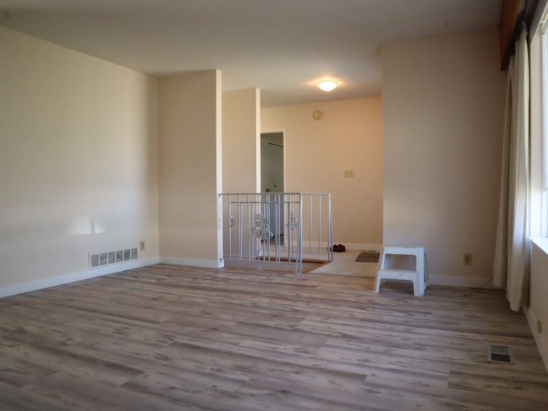 Full House In Great Neighbourhood (Maillardville, Coquitlam) - Photo 3 of 32