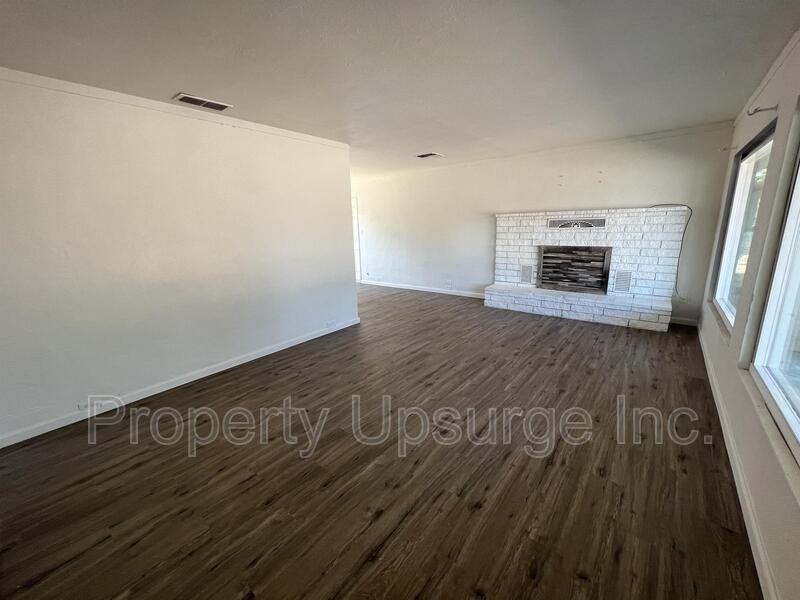 1420 Lake Boulevard - Photo 4 of 10