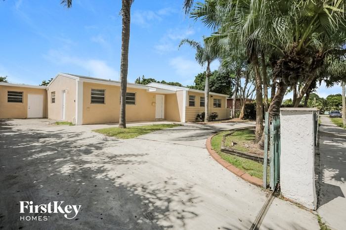 771 Nw 183rd Dr - Photo 2 of 15