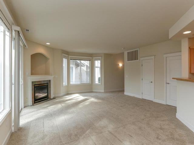 725 N Center Pkwy - Photo 3 of 16