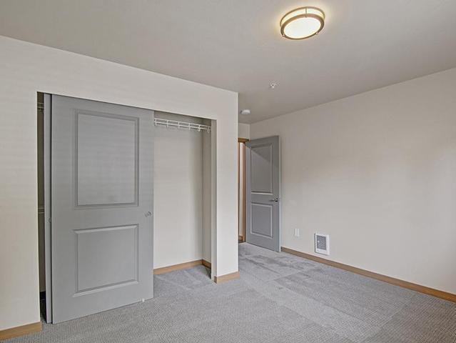 1060 Insignia Loop - Photo 3 of 35