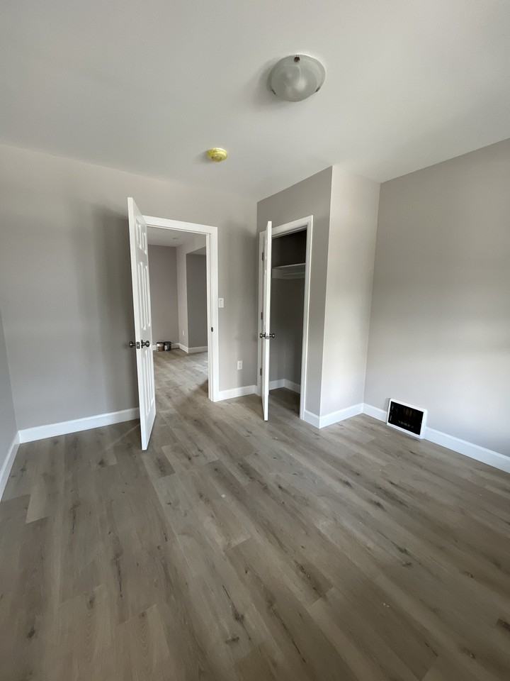 28 Kinrade Ave - Photo 4 of 12