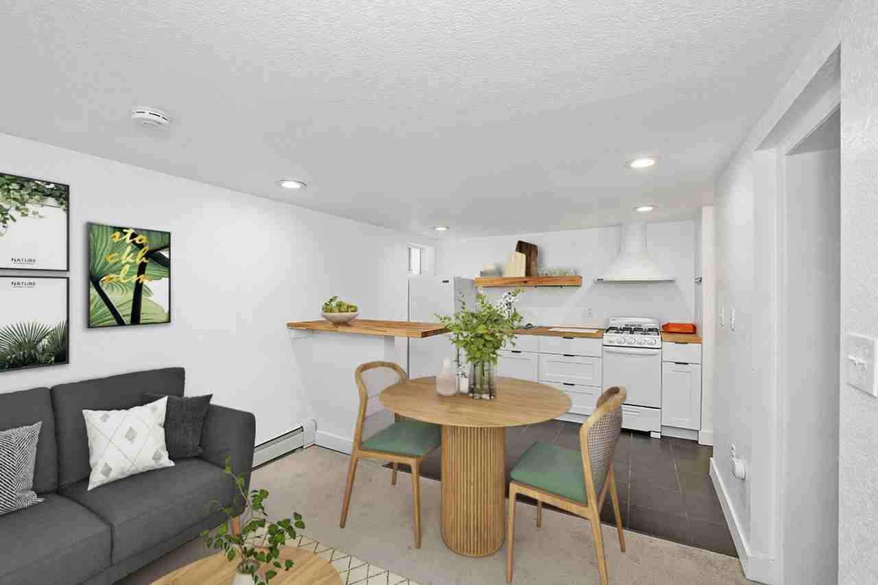 536 N Logan St - Photo 4 of 16
