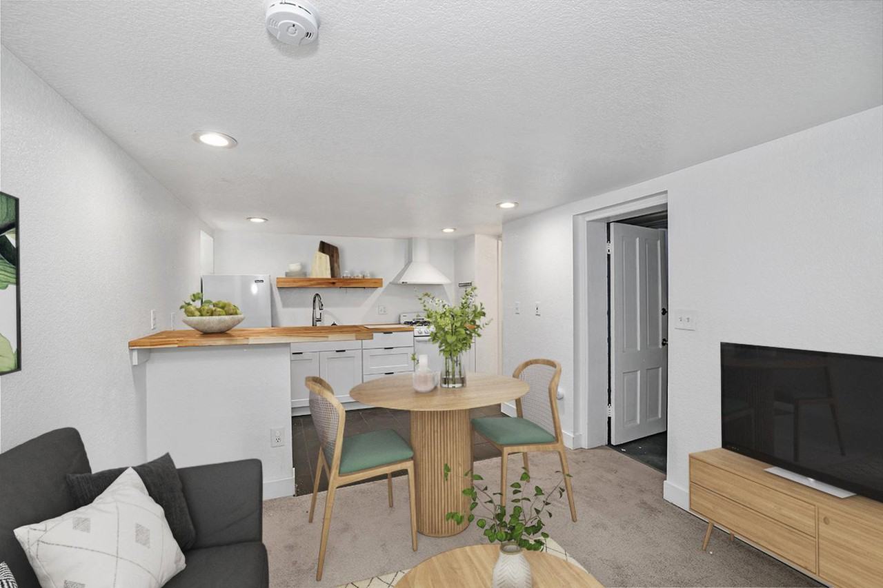 536 N Logan St - Photo 2 of 16