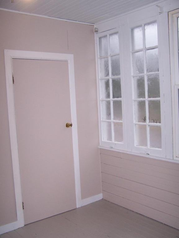 223 Linden Ave - Photo 2 of 10