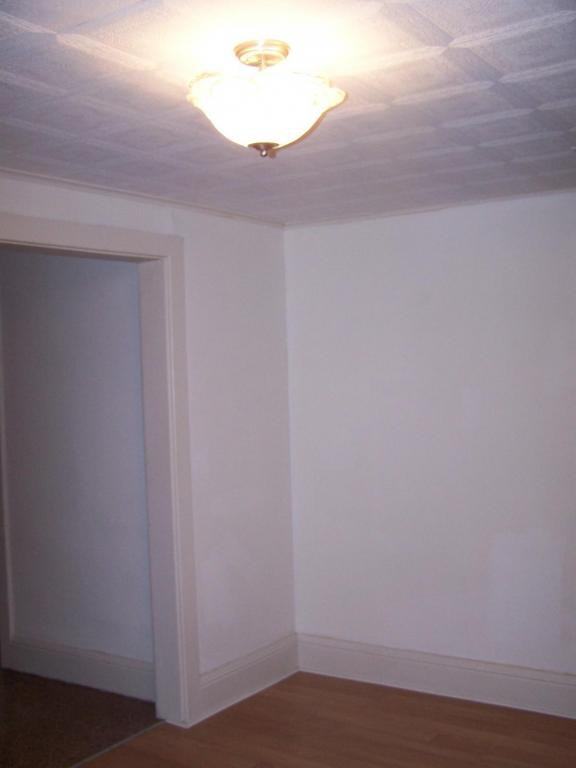 223 Linden Ave - Photo 3 of 10