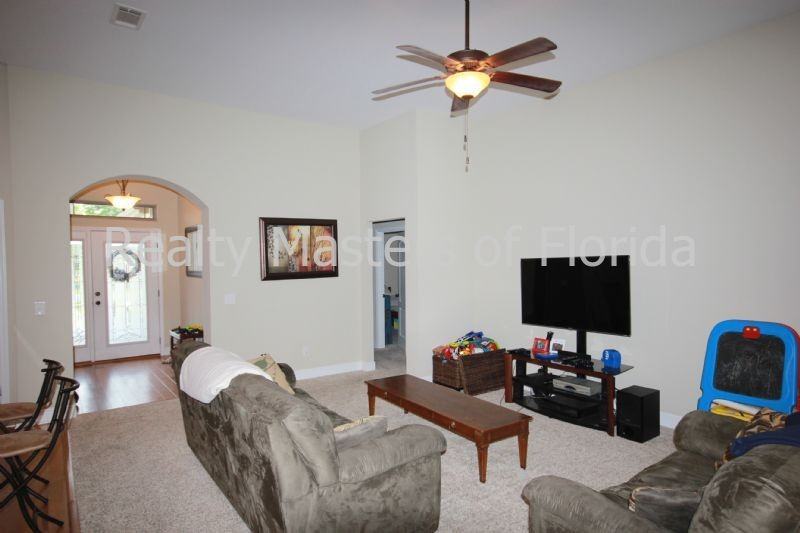 5573 Silverbell Ct - Photo 3 of 15