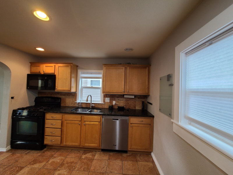 629 Quitman St - Photo 3 of 7