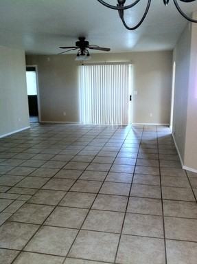 5036 E Hillcrest Dr - Photo 3 of 4