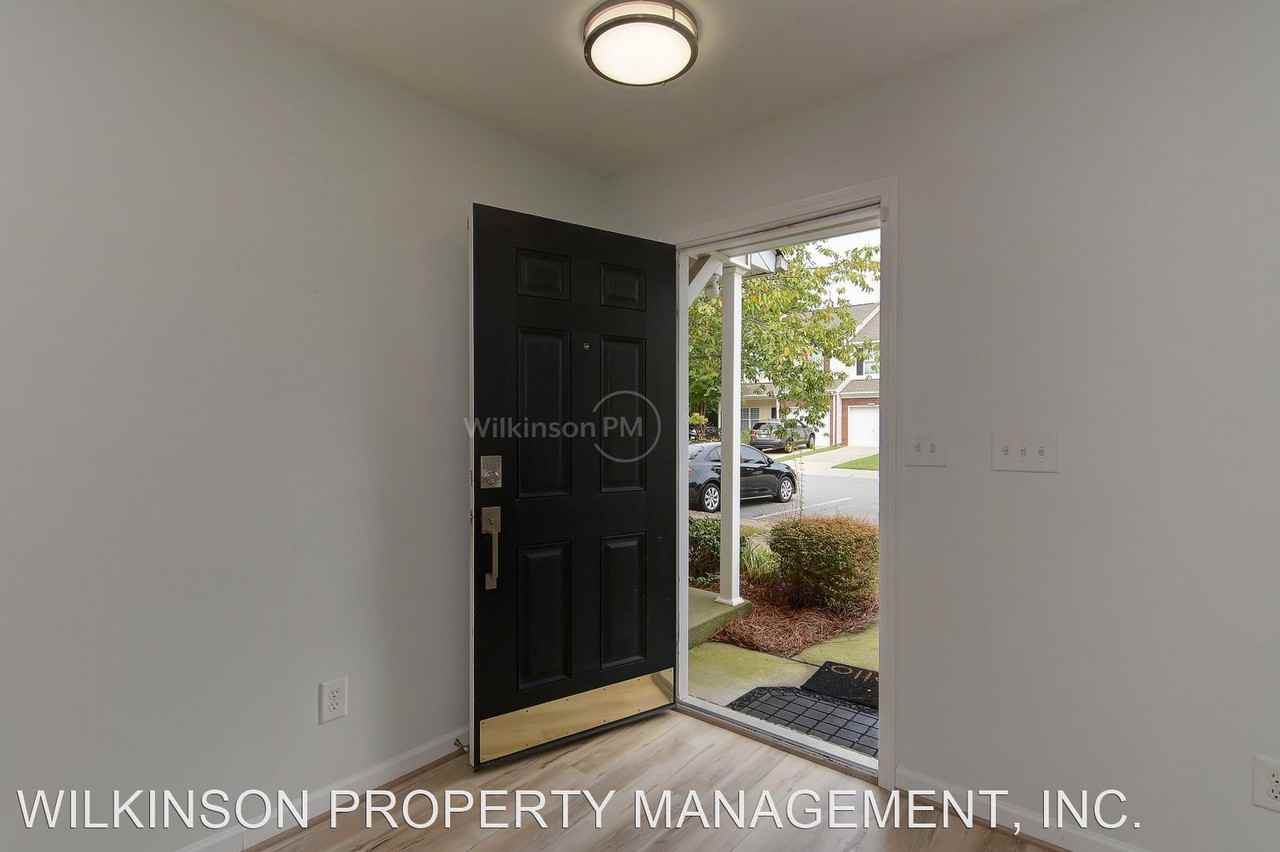 3573 Draycott Ave - Photo 3 of 31