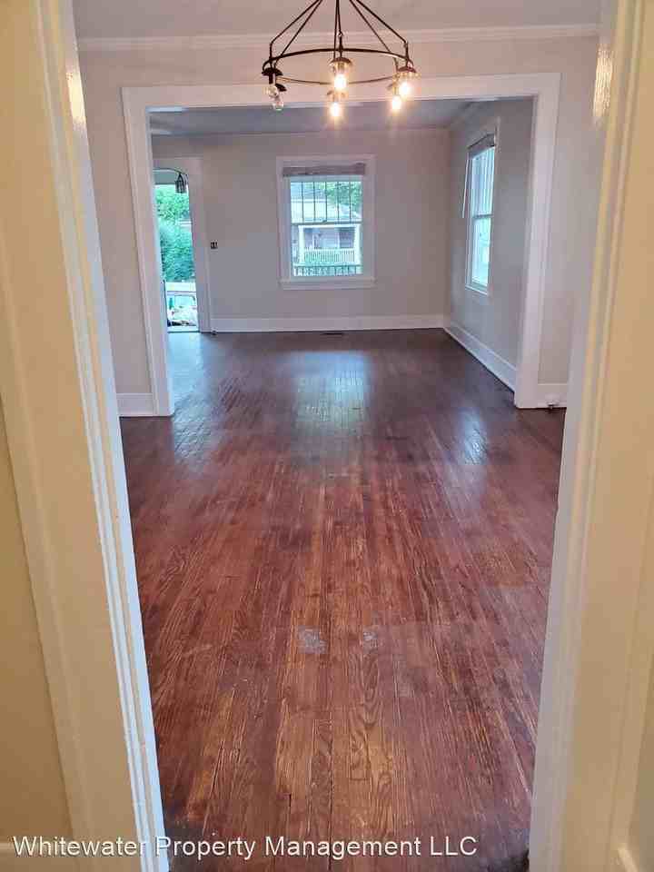 2112 Duncan Ave - Photo 3 of 9
