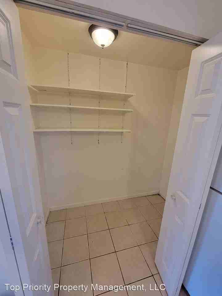 3150 9th St - Photo 3 of 7