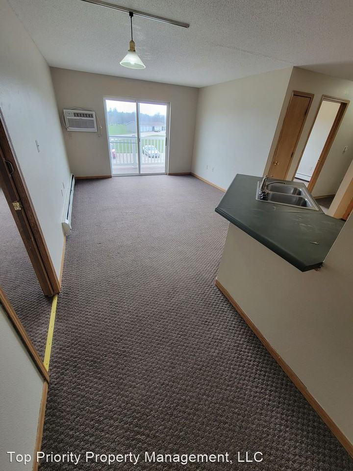 400 13th Ave NW - Photo 3 of 17